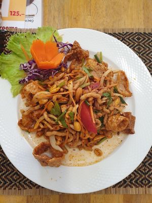 Vegan heaven salad at Vegan Heaven in Chiang Mai