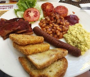 Vegan breakfast with egg, sausage, hash brown and bacon 🍳🥓 at Vegan Heaven in Chiang Mai