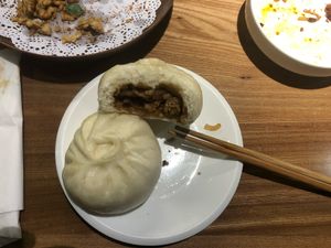 Steamed veggie buns at Cun Cao Xin Yi Zu Mu Vegetarian in Shanghai