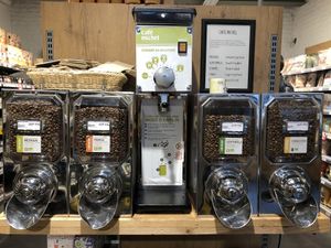 Café bio et équitable en vrac at Färm in Uccle