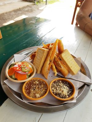 Mixed Thai appetizer at Happy Veggie in Koh Lanta
