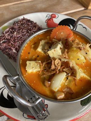 Tofu massaman with brown rice   at Happy Veggie in Koh Lanta