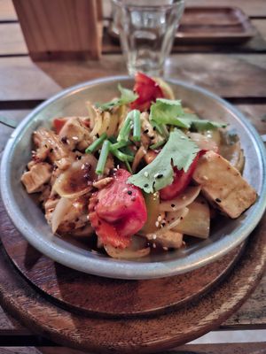 Stirfried veggies with tofu and cashew at Happy Veggie in Koh Lanta