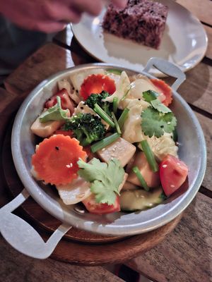 Stir fried mixed veggies at Happy Veggie in Koh Lanta