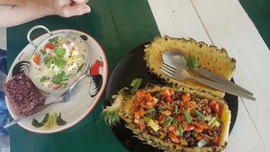 Traditional Thai food at Happy Veggie in Koh Lanta