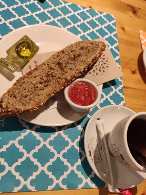 2,50€ & hot drink included at Mish Mish in Alicante