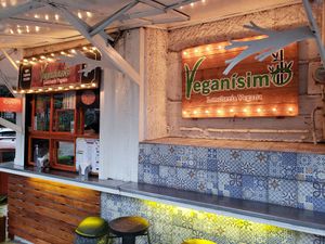 This is how the place looks at Veganisimo Loncheria in Mexico City