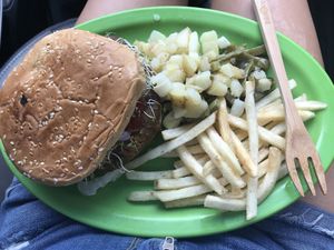 Hamburguesa de garbanzo con orden de papas  at Veganisimo Loncheria in Mexico City