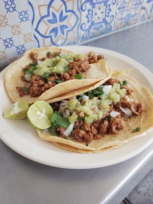 Tacos de suadero FAV 💚 at Veganisimo Loncheria in Mexico City