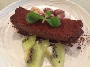 Vegan chocolate tart at Saborami in Okinawa