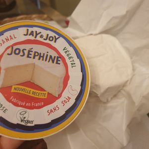 Josephine, a 🌱 camembert at Jay & Joy in Paris