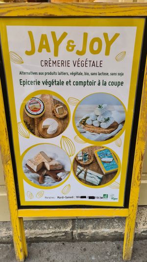  at Jay & Joy in Paris