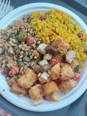 Spelt, tofu, bonen, shoyu... at Semi di Sesamo in Aosta