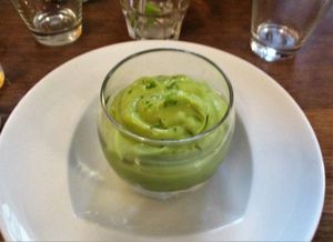 Crème avocat-citron vert at Niebe in Paris