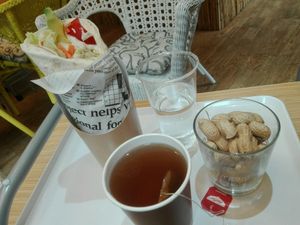 Lecker Tortilla Wrap - Frühstück at Koko's International Street Food in Rome