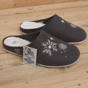 Vegane Hausschuhe mit Warmfutter. In Spanien hergestellt für Grand Step Shoes. at Shoezuu in Gelsenkirchen