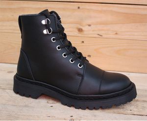 Die Charlie Boots von NAE Vegan Shoes haben ein Warmfutter aus Bio-Baumwolle. at Shoezuu in Gelsenkirchen