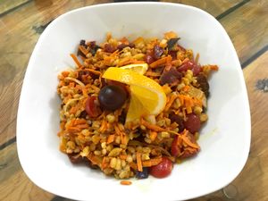 Red salad with spicy barley, perfect with an orange pineapple lemon smoothie at GreenMood in Victoria