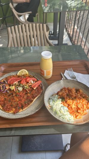 Mante, lassi and lahmacun   at Vegan Istanbul in Istanbul