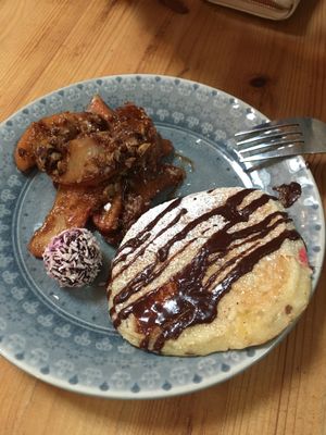 Vegan  pancake, apple cinnamon crumble nd raw ball and all of this for 39 SKK at Cafe Trubbel in Malmo