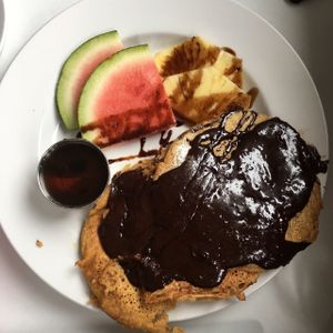 Crêpes à la vanille recouvertes de chocolat at Vegano in Montreal