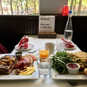 Gaufres banane-chocolat et omelette asperges et oignons caramélisés avec extra "bacon" at Vegano in Montreal