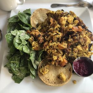 Omelette aux patates douces et oignons caramélisés at Vegano in Montreal