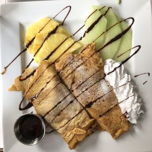 Crêpes roulées cannelle et citrouille at Vegano in Montreal