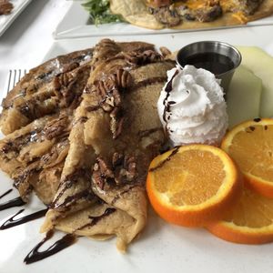 Crêpes aux pécanes at Vegano in Montreal