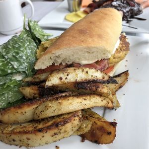 Sandwich déjeuner Vegano at Vegano in Montreal