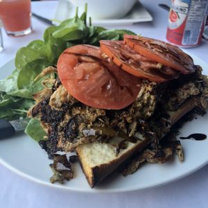 Sous-marin au "poulet" at Vegano in Montreal