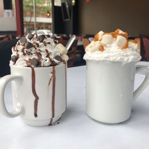 Chocolat chaud et Pumpkin Spice Latte at Vegano in Montreal