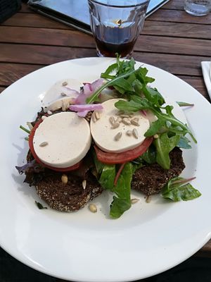 Vegan Mozzarella Broodje.  at Loods Lunge Restaurant in West-terschelling