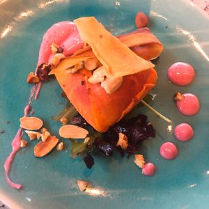 Zoete aardappel bonbon met appel-cranberrycrème at Loods Lunge Restaurant in West-terschelling