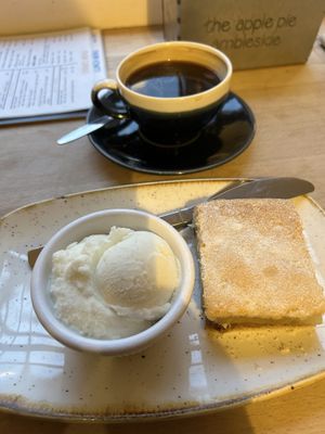 Vegan spiced apple pie with vegan ice creamm  at The Apple Pie in Ambleside