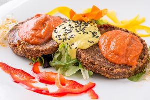 happyBurgher raw at HappyRaw Natural Restaurant in Faenza