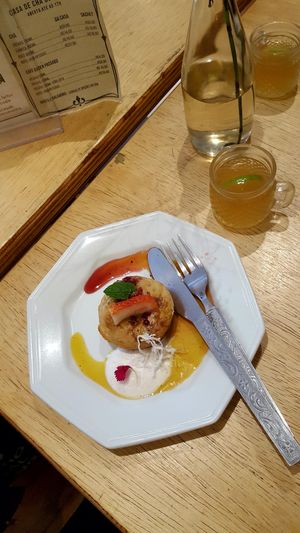 - fruit cupcake with orange zest
- mint, basil, honey and spices tea at Mantra Gastronomia e Arte in Porto Alegre