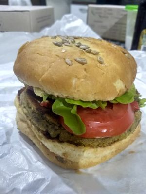 Hambúrguer delicioso ?  at Mantra Gastronomia e Arte in Porto Alegre