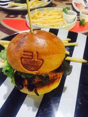 Mac and cheese burger  at 31burger in Hua Hin