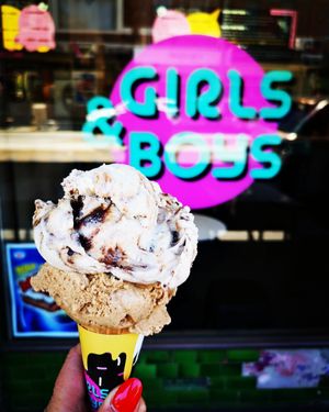 Gingerbread ice cream on the bottom, and Tiramisu ice cream on the top 🍦 at Girls and Boys in Fitzroy