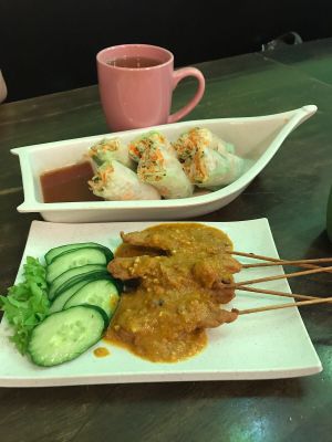 Satay Spiesse & Vietnamesische Frühlingsrollen at Home Recipe in Ipoh