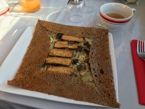 Vegan galette with smoked tofu, mushrooms... at Ty Veg in Perros-guirec
