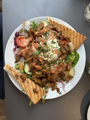 Veganer Gyrosteller  at Muellers Cafe in Schwerin