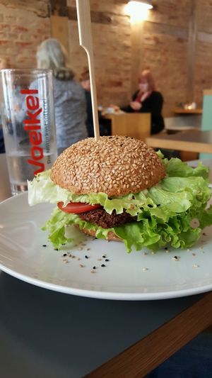 der Grünkern burger at Muellers Cafe in Schwerin