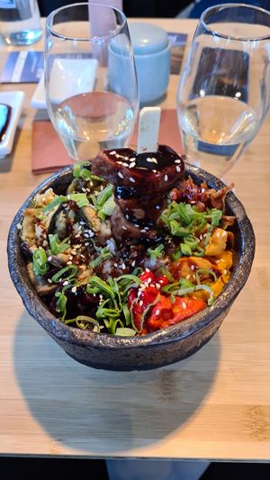Poke Bowl mit Seitan at MakiMaki Sushi Green in Cologne