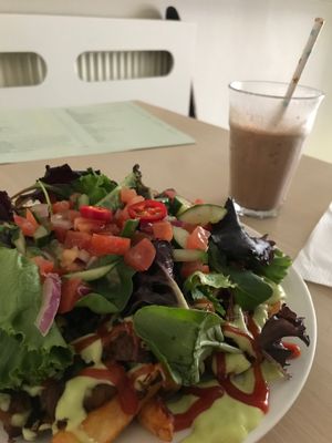 kapsalon and choc milkshake at Mooshka in Amsterdam