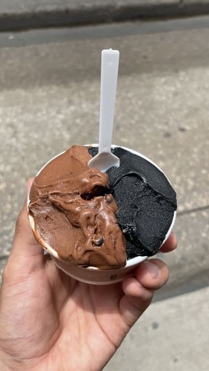 Black lemon and chocolate  at Gelateria Tramonti in Cartagena