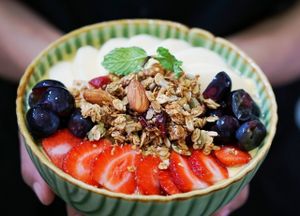 Smoothie bowl at Bodhi Leaf Eatery in Denpasar