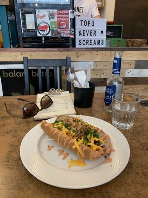 The amazing vegdog 🌱🌭 at Balans Bistro in Bratislava