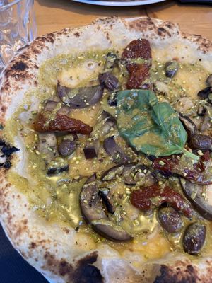 Pizza vegana   at Mani in Pasta in Milan